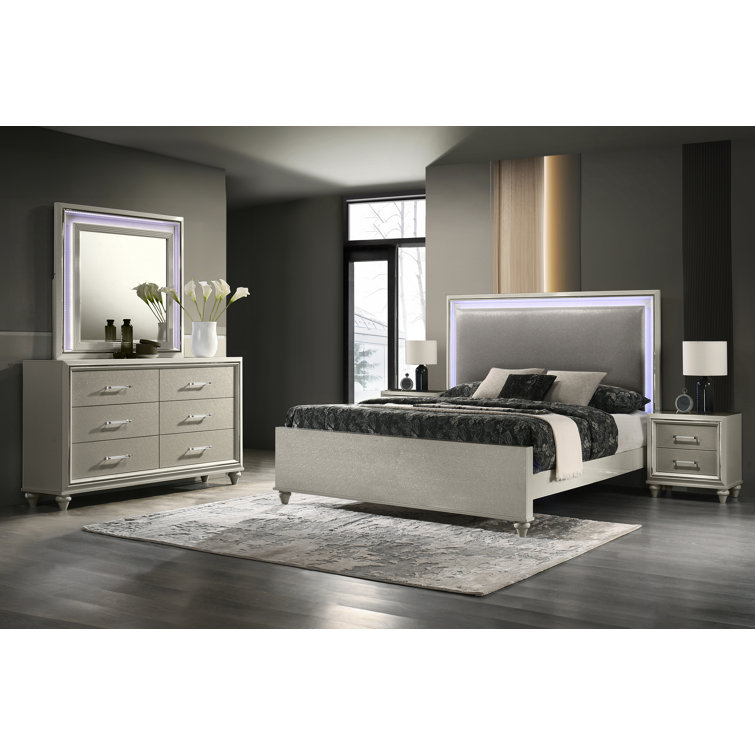 House of Hampton® Klye 5Piece Wood Bedroom Set (Bed/Dresser/Mirror/2